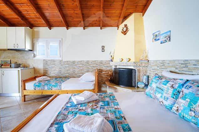 Avgoustos Beach House Скала-Каллирахис Экстерьер фото