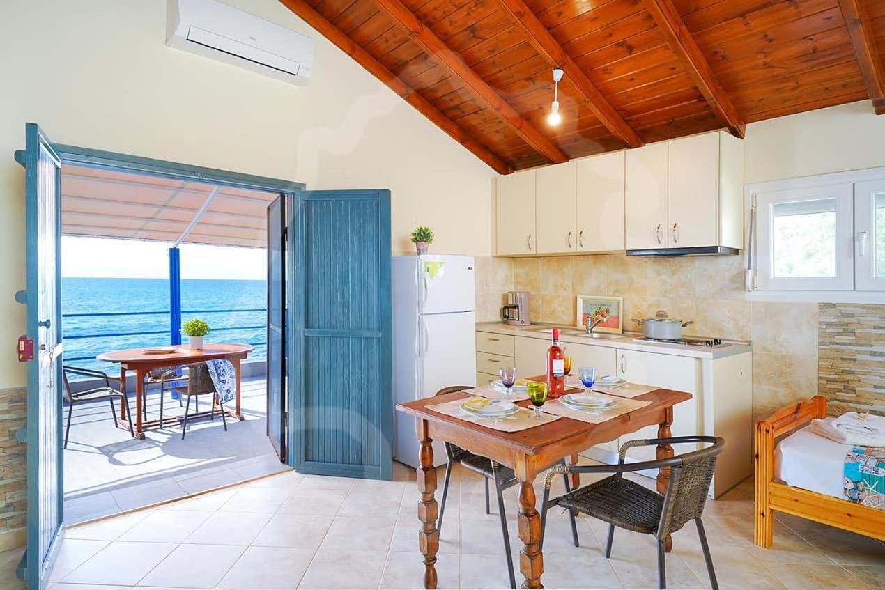 Avgoustos Beach House Скала-Каллирахис Экстерьер фото