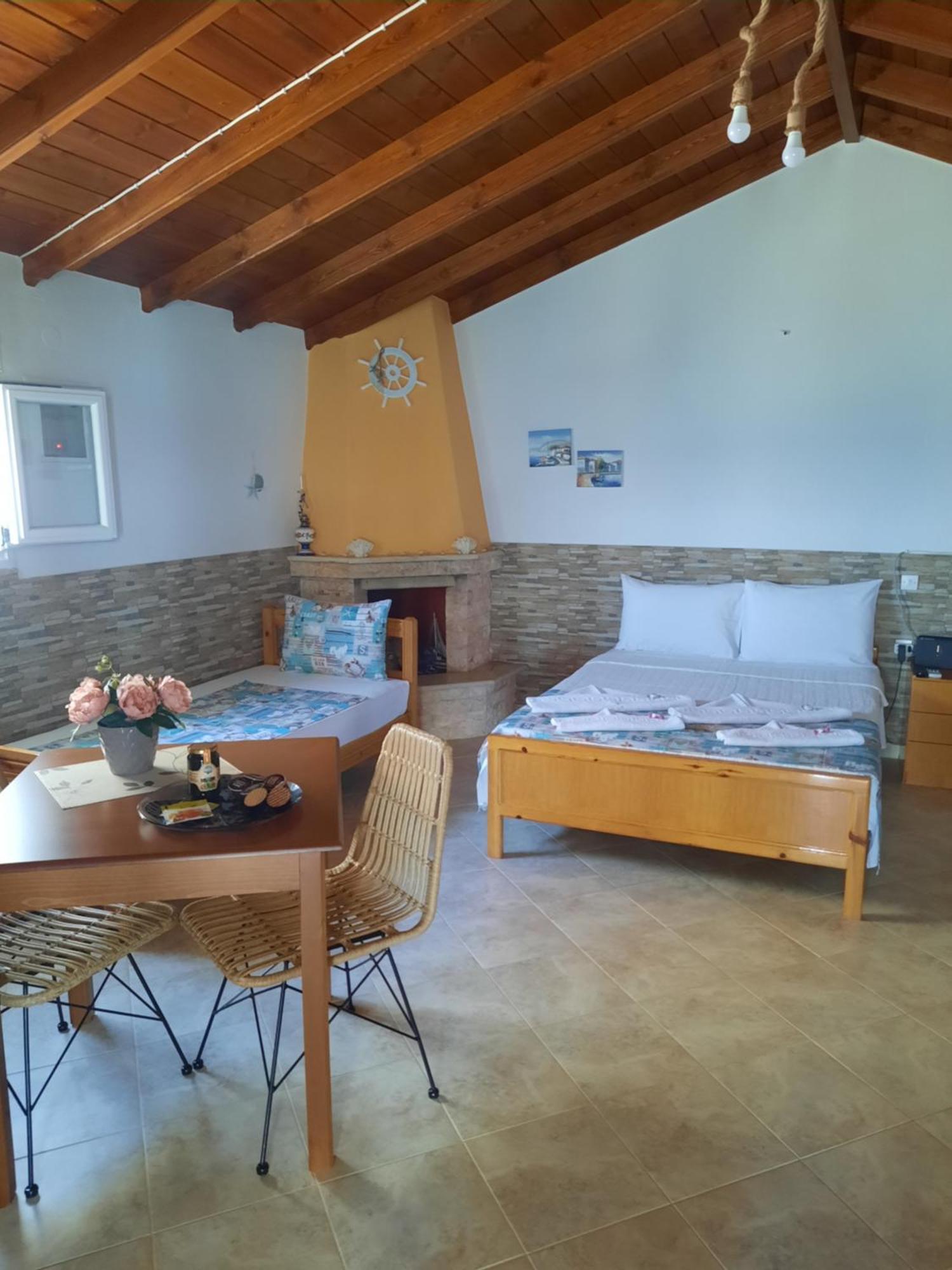 Avgoustos Beach House Скала-Каллирахис Экстерьер фото