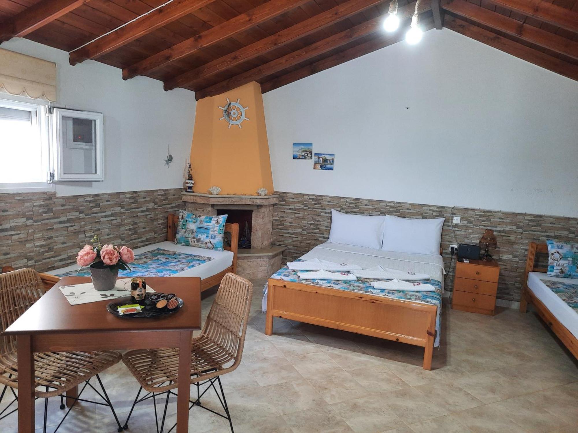 Avgoustos Beach House Скала-Каллирахис Экстерьер фото